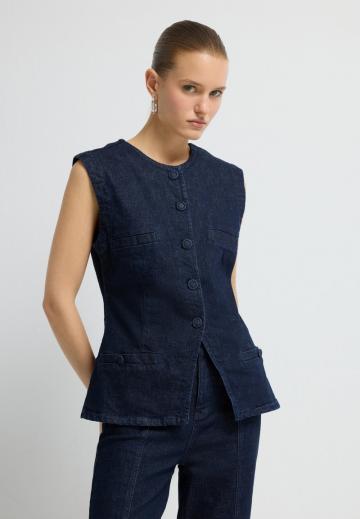 Джинсовая жилетка