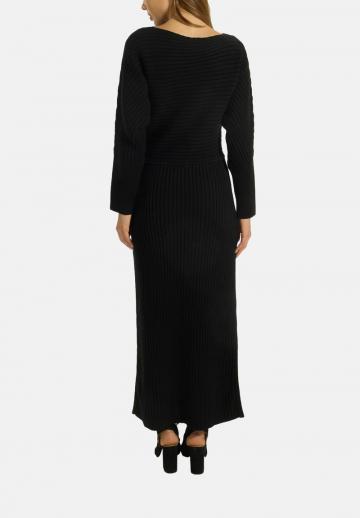 Вязаное платье