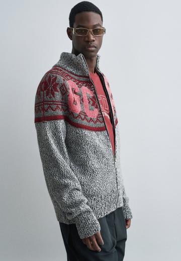 Вязаная кофта