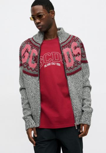 Вязаная кофта