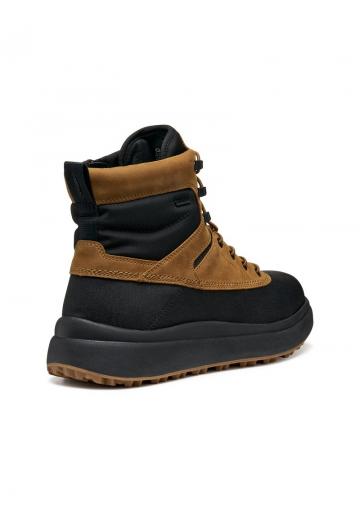 Ботинки на шнуровке