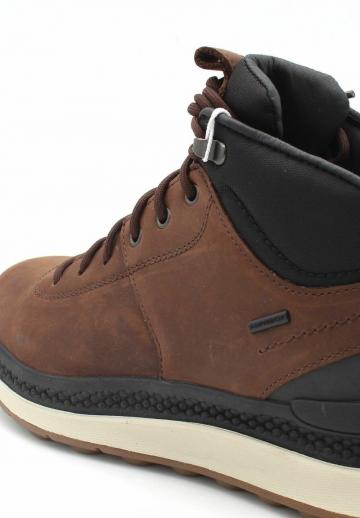 Ботинки на шнуровке