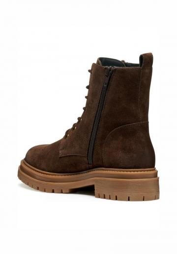 Ботинки на шнуровке