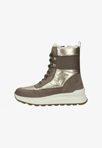 Сапожки на танкетке