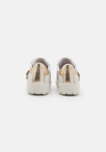 Гандбольные кроссовки