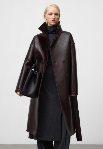 Пальто из искусственной кожи