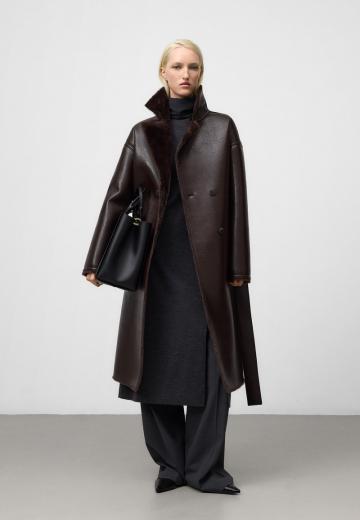 Пальто из искусственной кожи