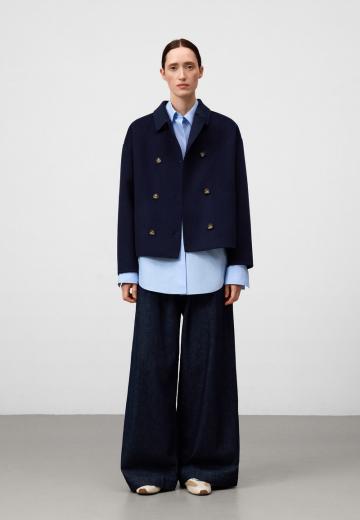 Короткая куртка