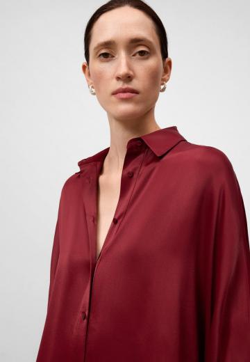 Атласная блузка