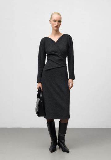 Вязаное платье