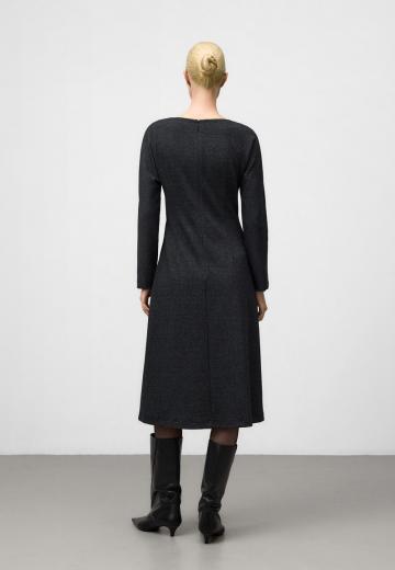 Вязаное платье