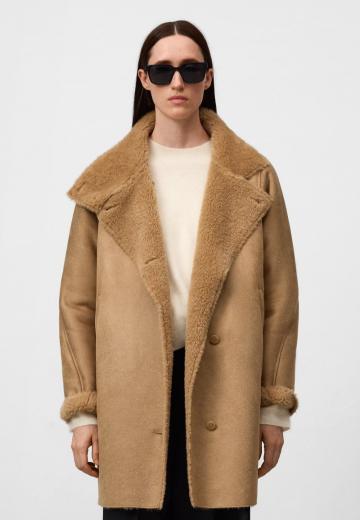 Короткое пальто