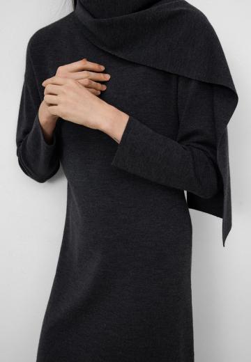 Вязаное платье