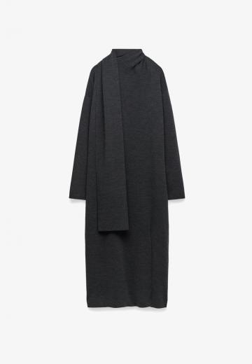 Вязаное платье