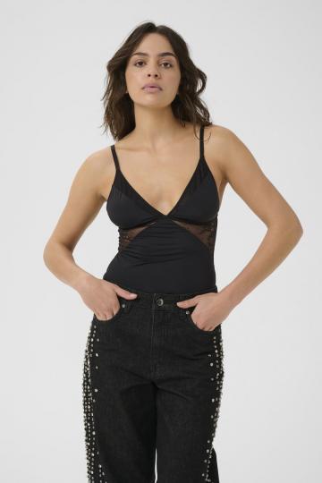 Топ на бретельках