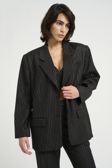 Блейзер с накладными карманами