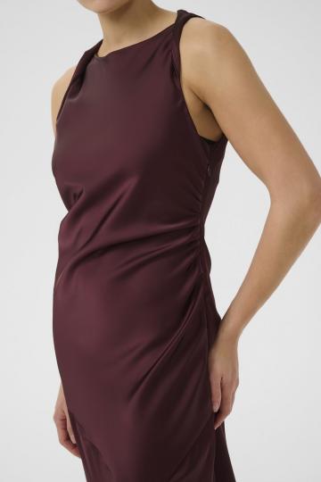 Платье футляр