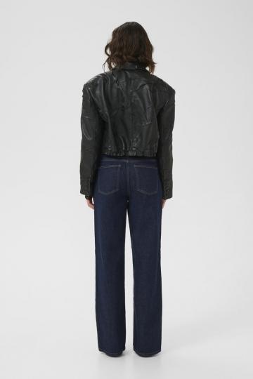 Короткая куртка