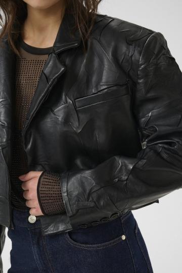 Короткая куртка