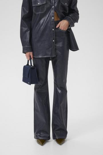 Клешеные джинсы