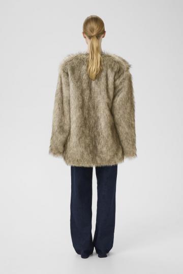 Шерстяное пальто