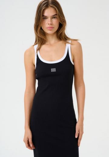 Вязаное платье