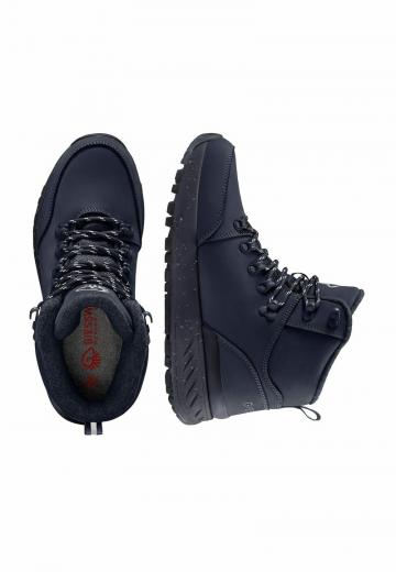 Походные ботинки