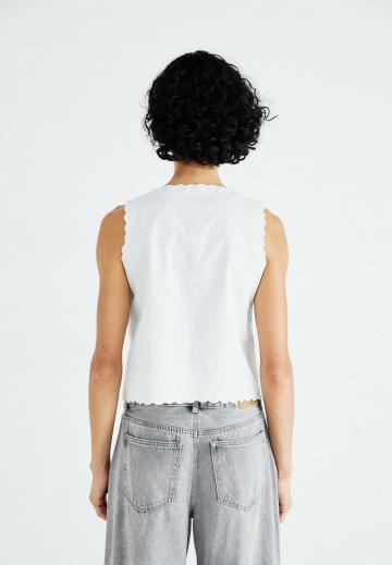 Джинсовая жилетка