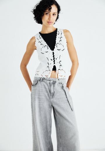 Джинсовая жилетка