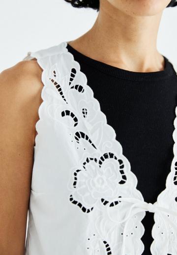 Джинсовая жилетка