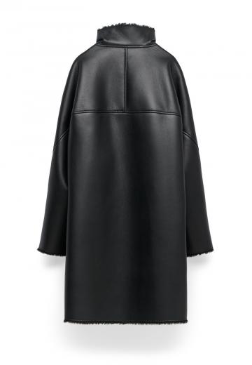 Пальто из искусственной кожи