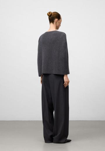 Вязаный жилет