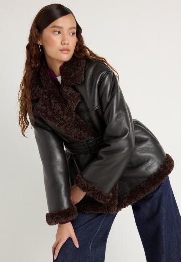 Пальто из искусственной кожи