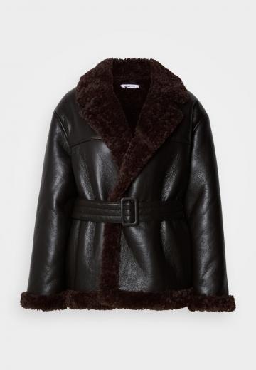 Пальто из искусственной кожи