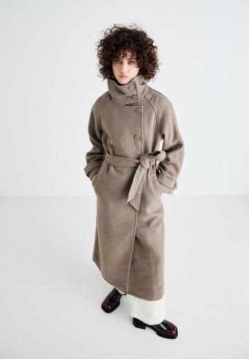 Шерстяное пальто