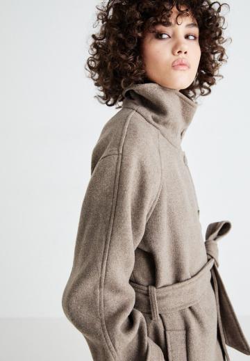 Шерстяное пальто