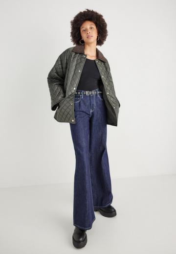 Короткое пальто