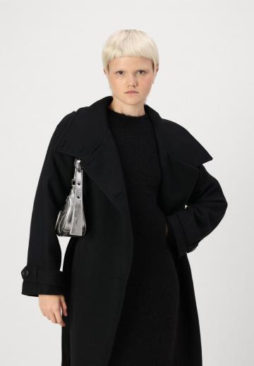 Шерстяное пальто