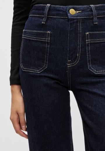 Клешеные джинсы