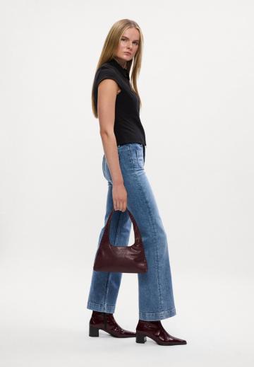 Клешеные джинсы