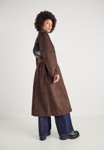 Пальто из искусственной кожи