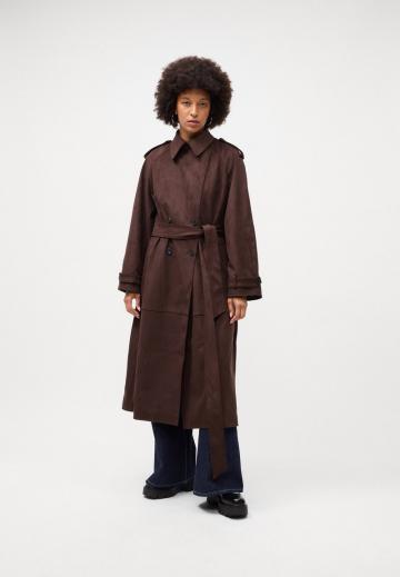 Пальто из искусственной кожи