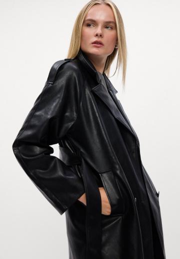 Пальто из искусственной кожи
