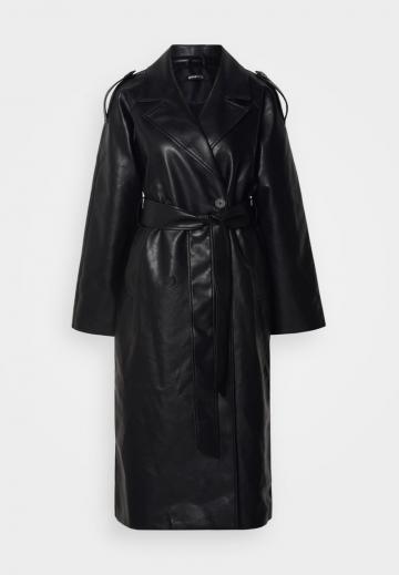 Пальто из искусственной кожи