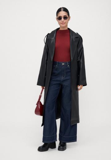 Пальто из искусственной кожи