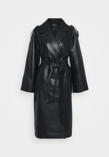 Пальто из искусственной кожи