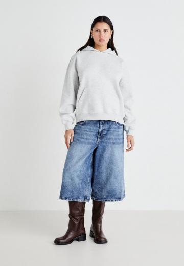 Пуловер с капюшоном