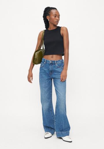 Клешеные джинсы