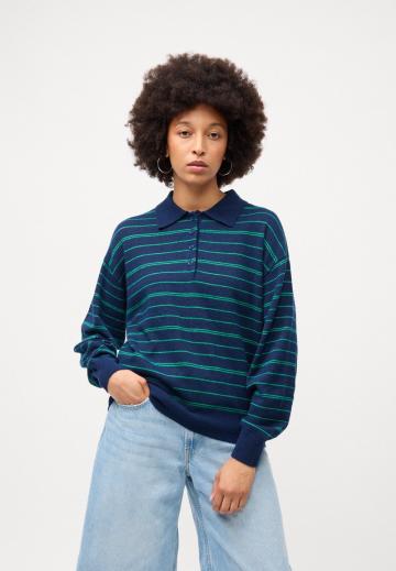 Пуловер в полоску