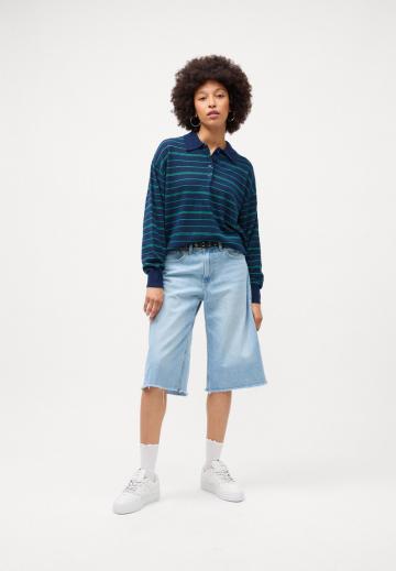 Пуловер в полоску